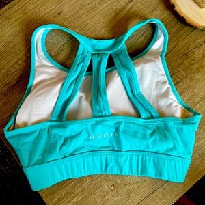 NVGTN Sports Bra W/pads